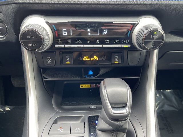 Used 2025 Toyota RAV4 XSE w/ Advanced Technology Package AWD/4WD image 25