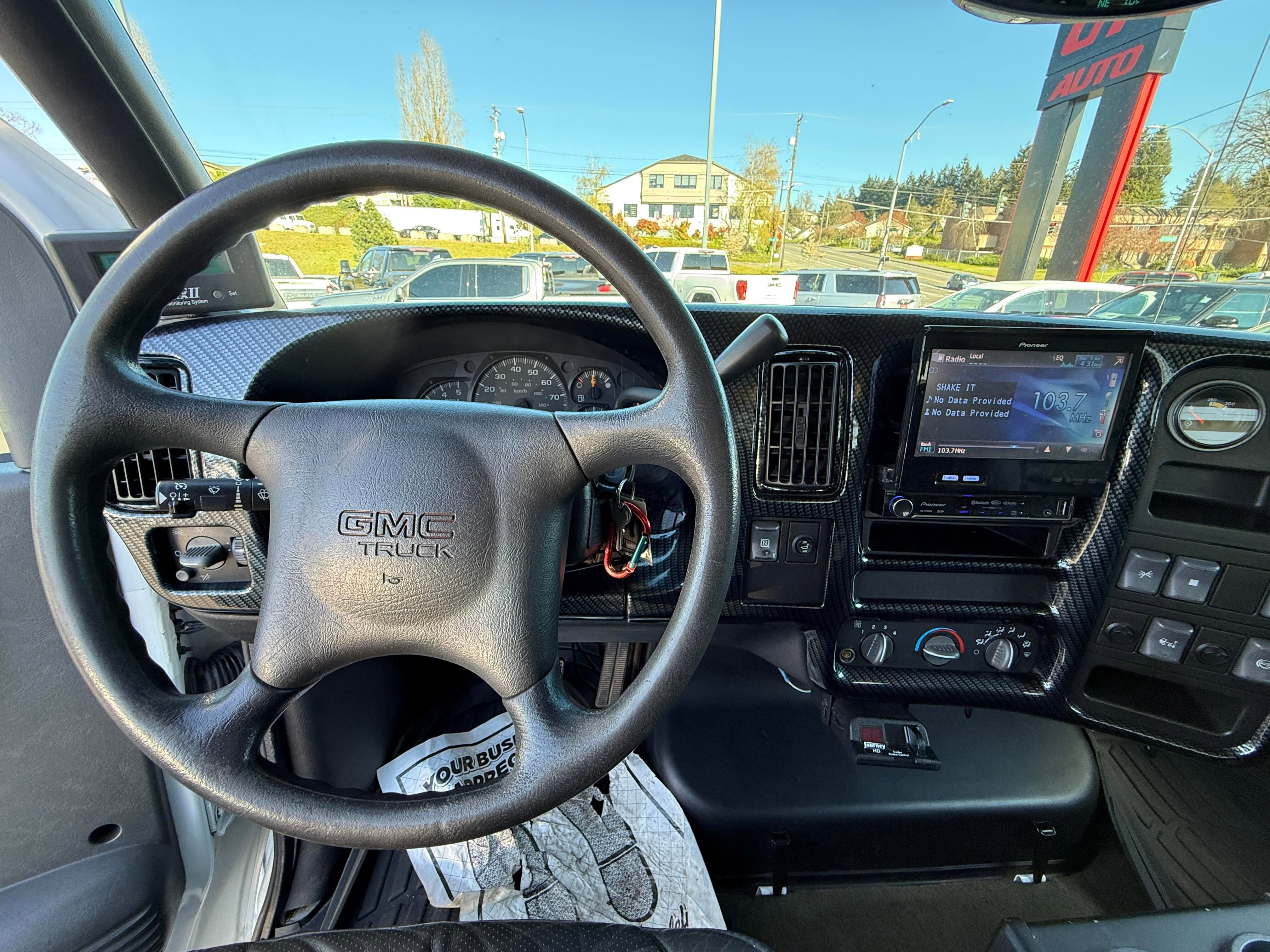 Used 2005 GMC TopKick C4500 2WD Crew Cab image 15