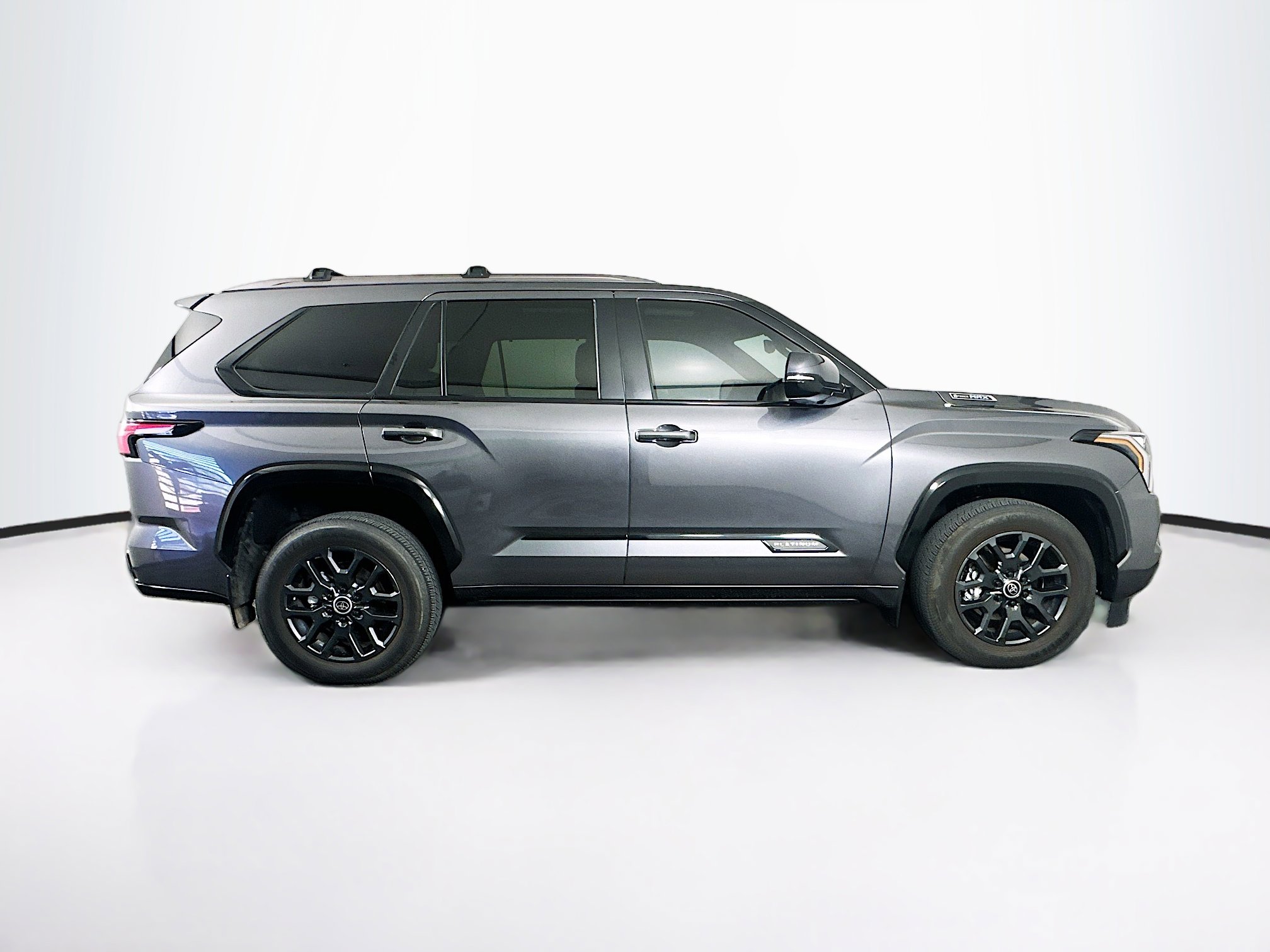 Used 2024 Toyota Sequoia Platinum AWD/4WD image 10