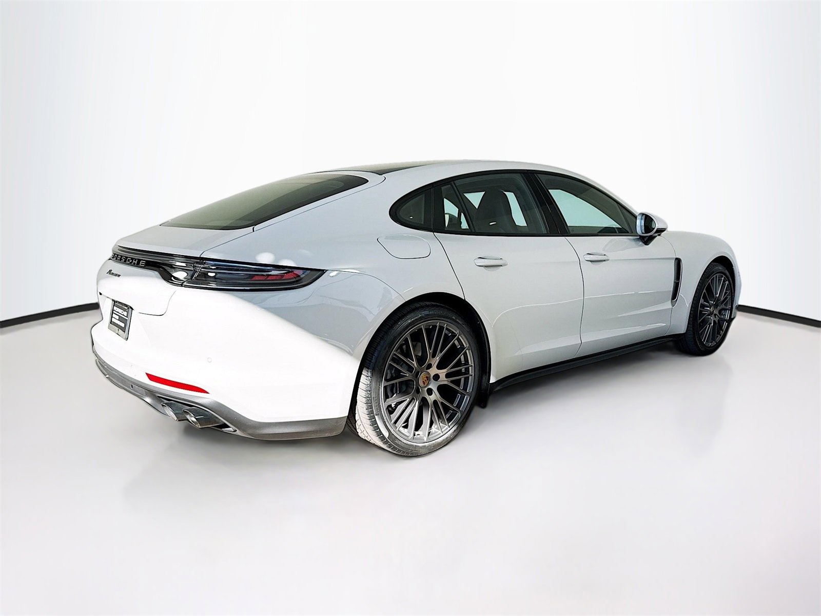 Used 2022 Porsche Panamera Platinum Edition image 9