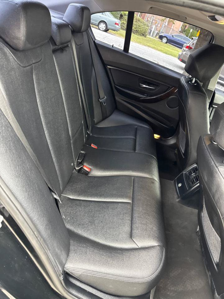 Used 2017 BMW 320i xDrive Sedan AWD/4WD image 16