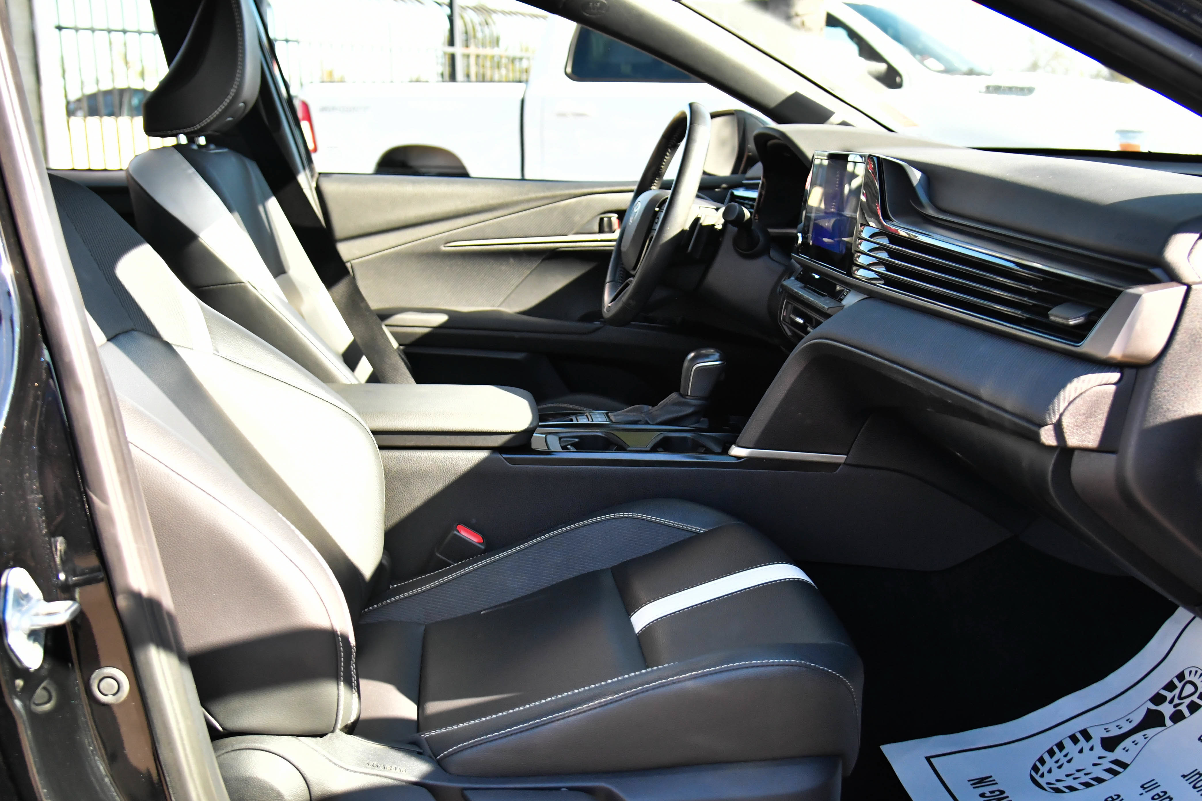 Used 2025 Toyota Camry SE FWD image 45