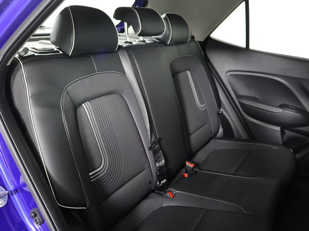 Certified 2025 Hyundai Venue Limited image 29