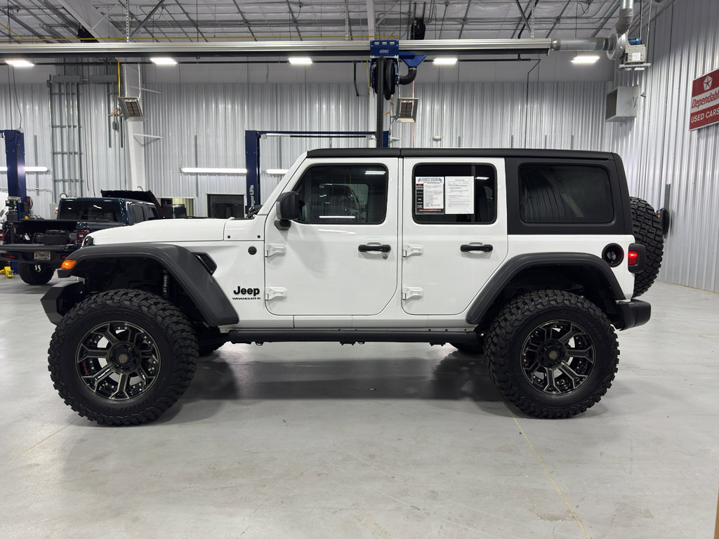 Used 2024 Jeep Wrangler Willys image 2