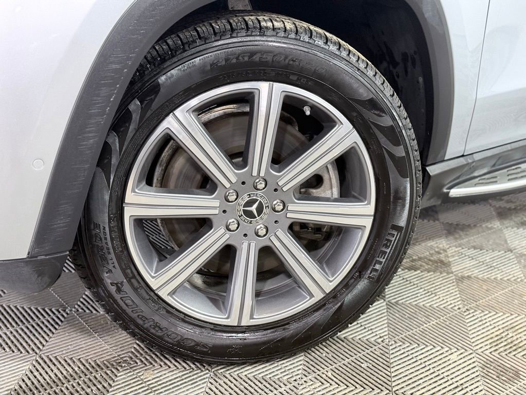 Used 2022 Mercedes-Benz GLS 450 4MATIC image 2