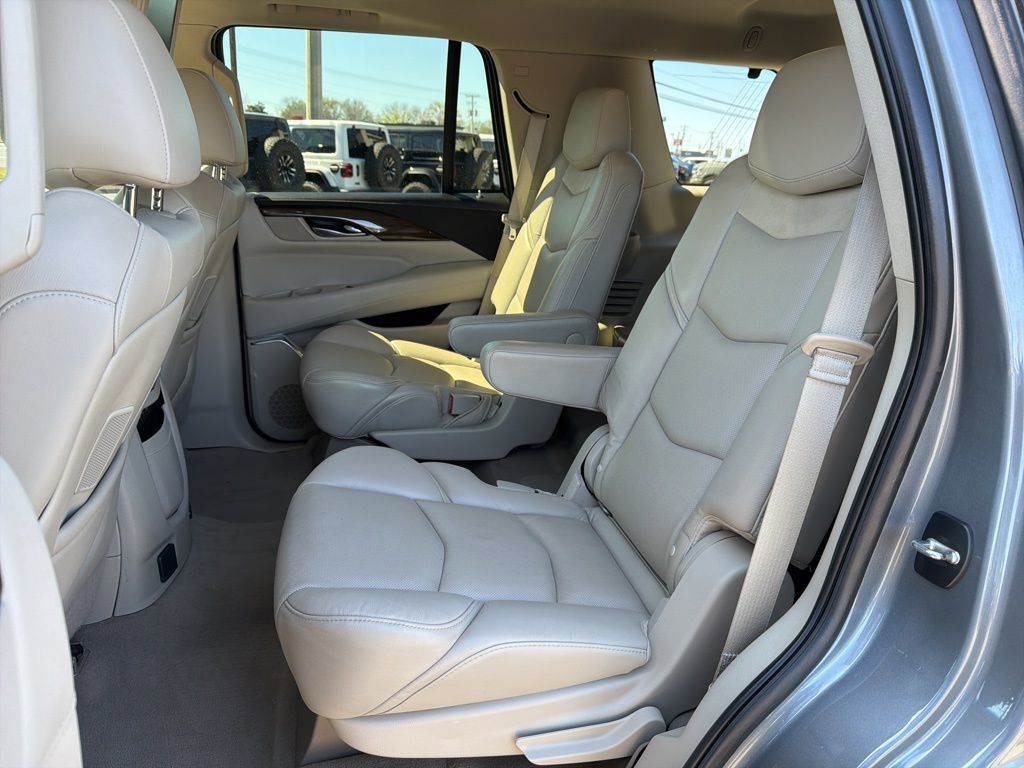 Used 2018 Cadillac Escalade Premium Luxury AWD/4WD image 26