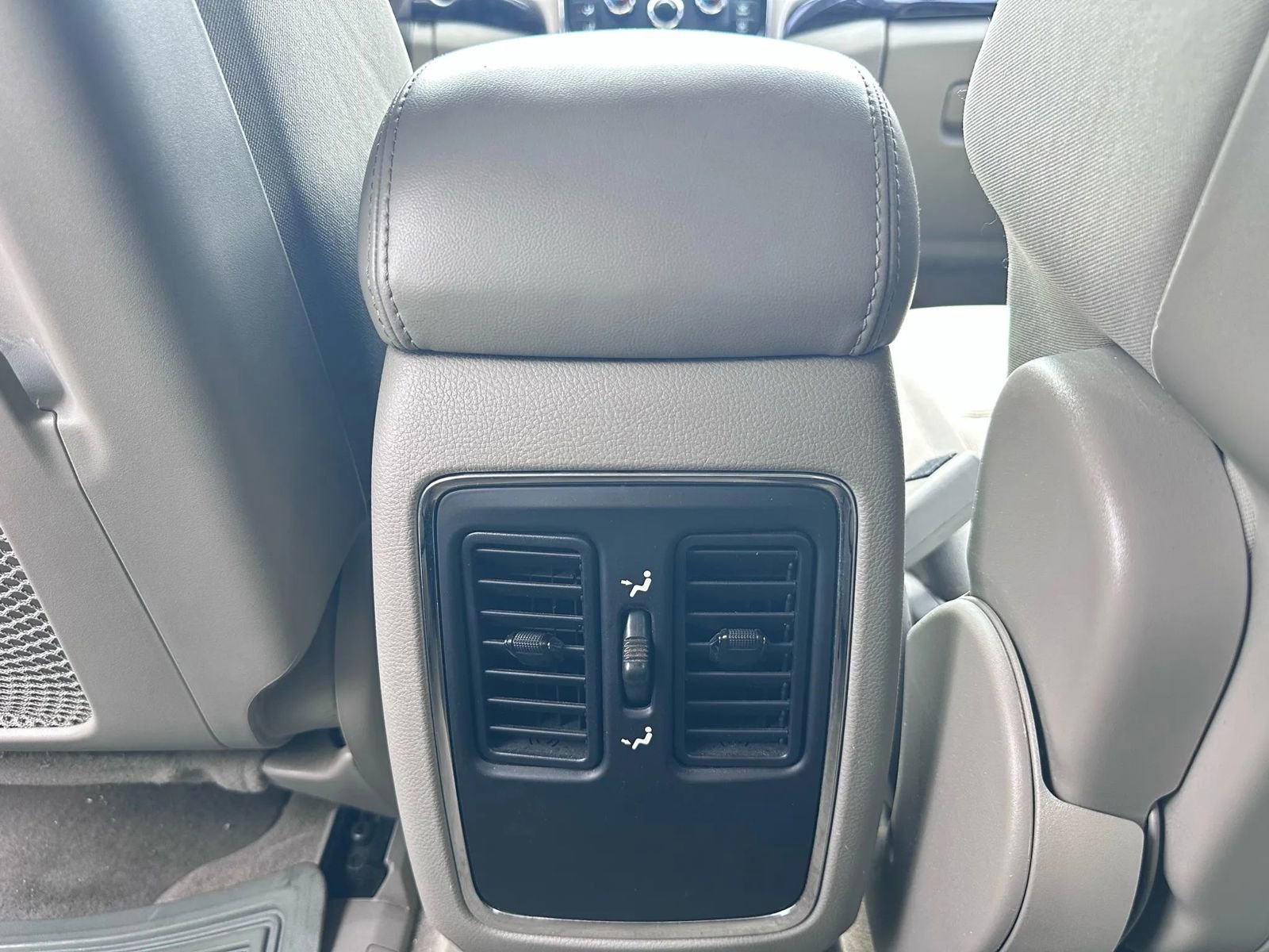 Used 2012 Jeep Grand Cherokee Laredo w/ Laredo E Group image 53