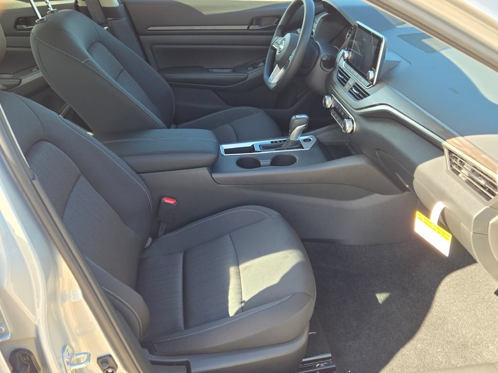 New 2026 Nissan Altima 2.5 SV FWD image 4