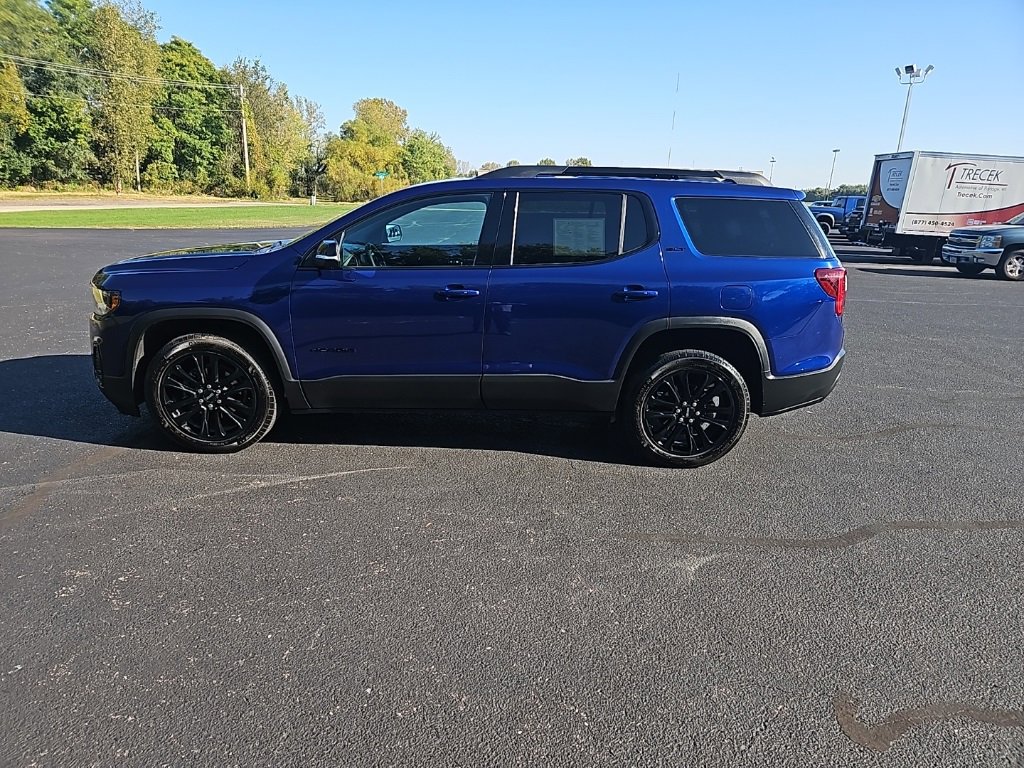 Used 2023 GMC Acadia SLT w/ Elevation Edition image 4