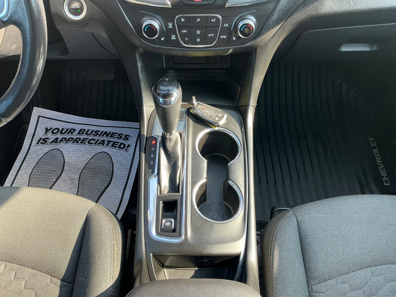 Used 2019 Chevrolet Equinox LT w/ Driver Convenience Package image 18