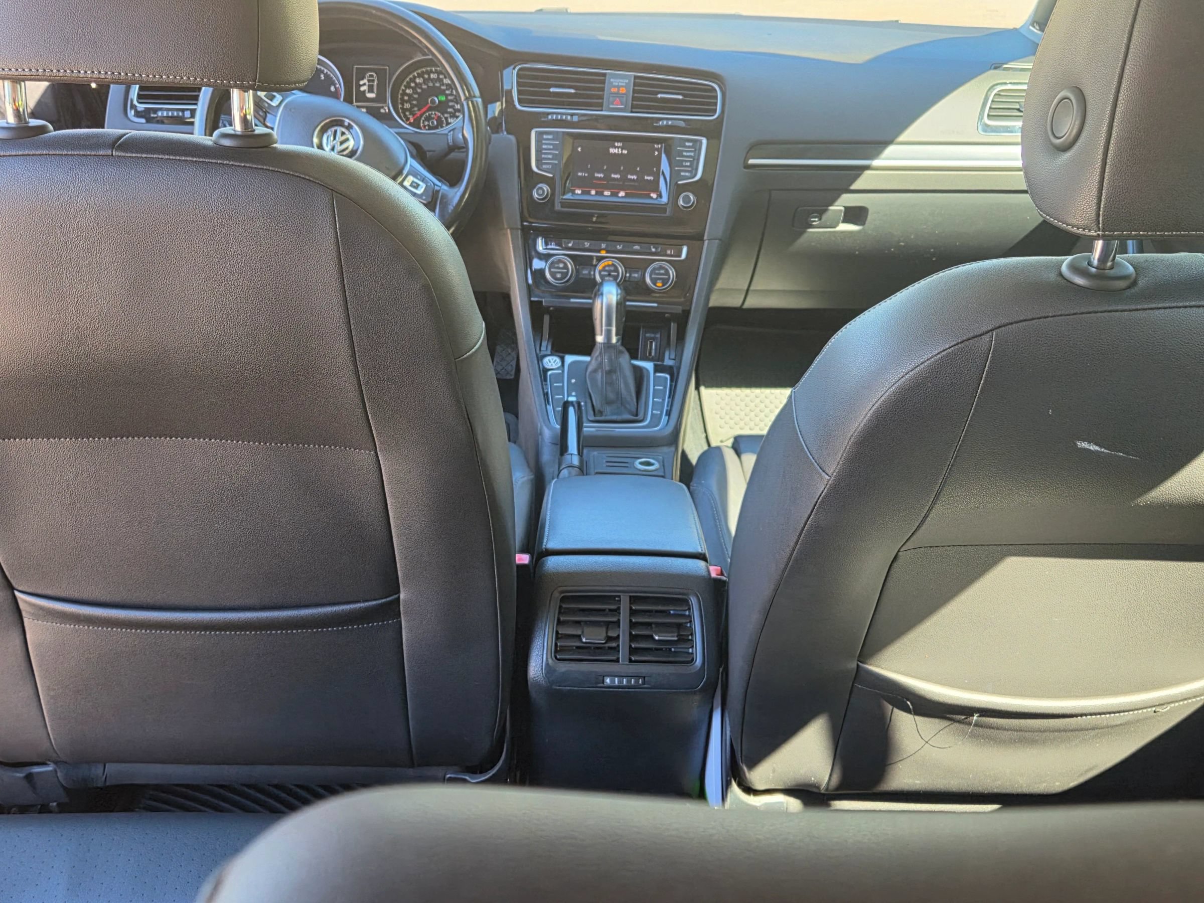 Used 2015 Volkswagen Golf SEL w/ Lighting Package (SEL) FWD image 21