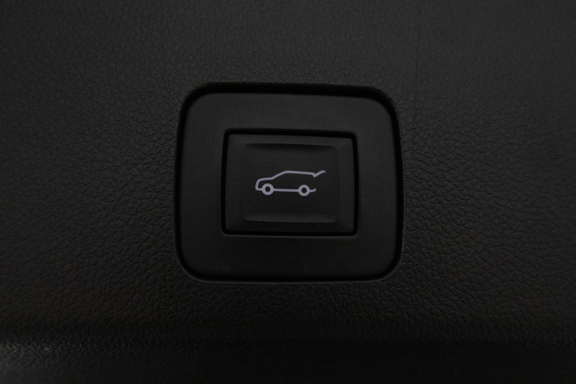 Certified 2024 Buick Encore GX Avenir w/ Avenir Convenience Package image 37