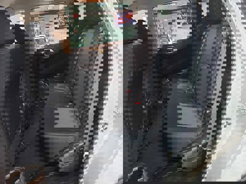 Used 2017 Nissan Pathfinder SV image 13