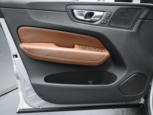 Used 2023 Volvo XC60 B5 Ultimate w/ Protection Package Premier image 20