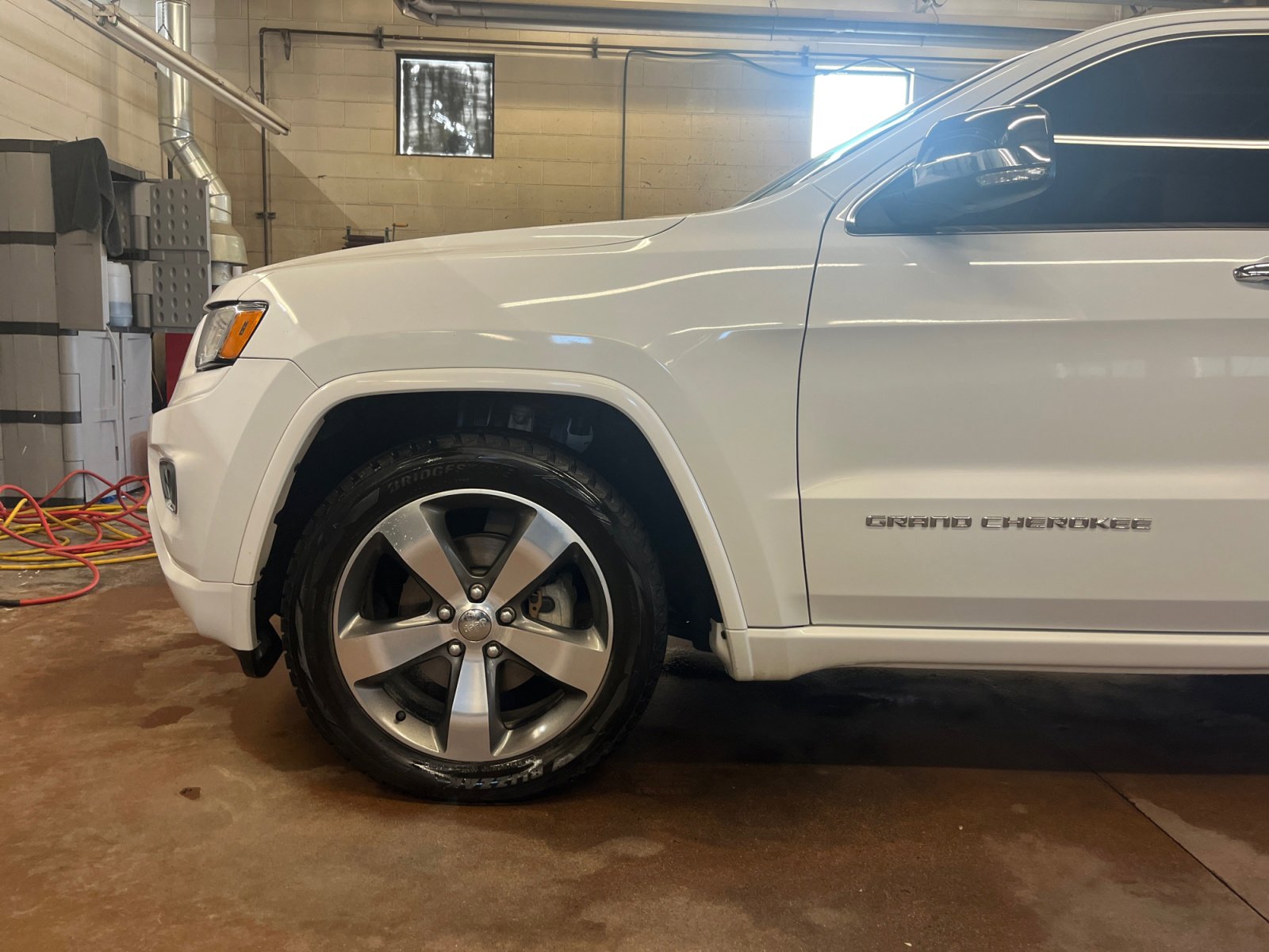 Used 2016 Jeep Grand Cherokee Overland w/ Advanced Technology Group image 9