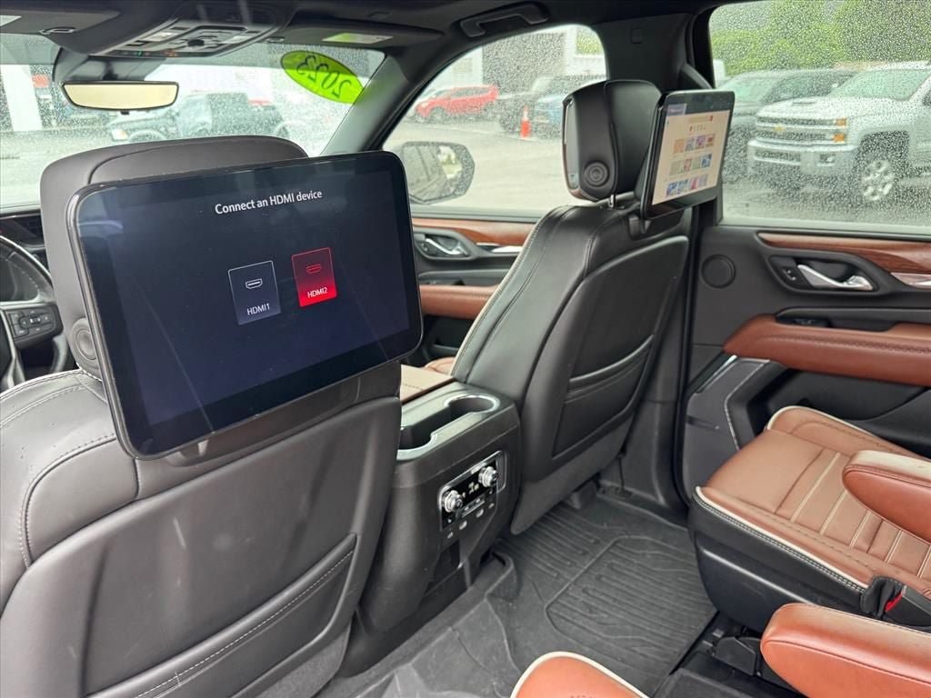 Used 2023 GMC Yukon XL Denali Ultimate w/ LPO, Floor Liner Package AWD/4WD image 17