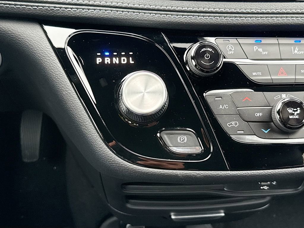 New 2026 Chrysler Pacifica Select FWD image 17