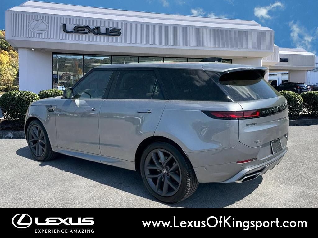 Used 2023 Land Rover Range Rover Sport SE Dynamic AWD/4WD image 3