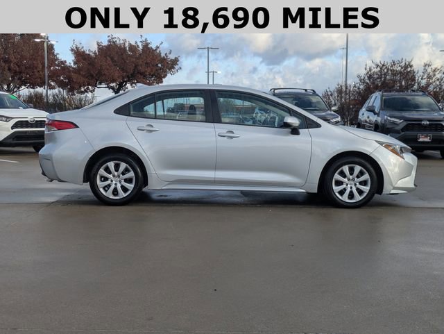 Used 2023 Toyota Corolla LE image 4