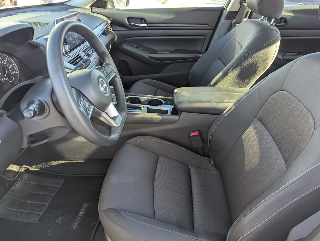 Used 2024 Nissan Altima 2.5 SV FWD image 25