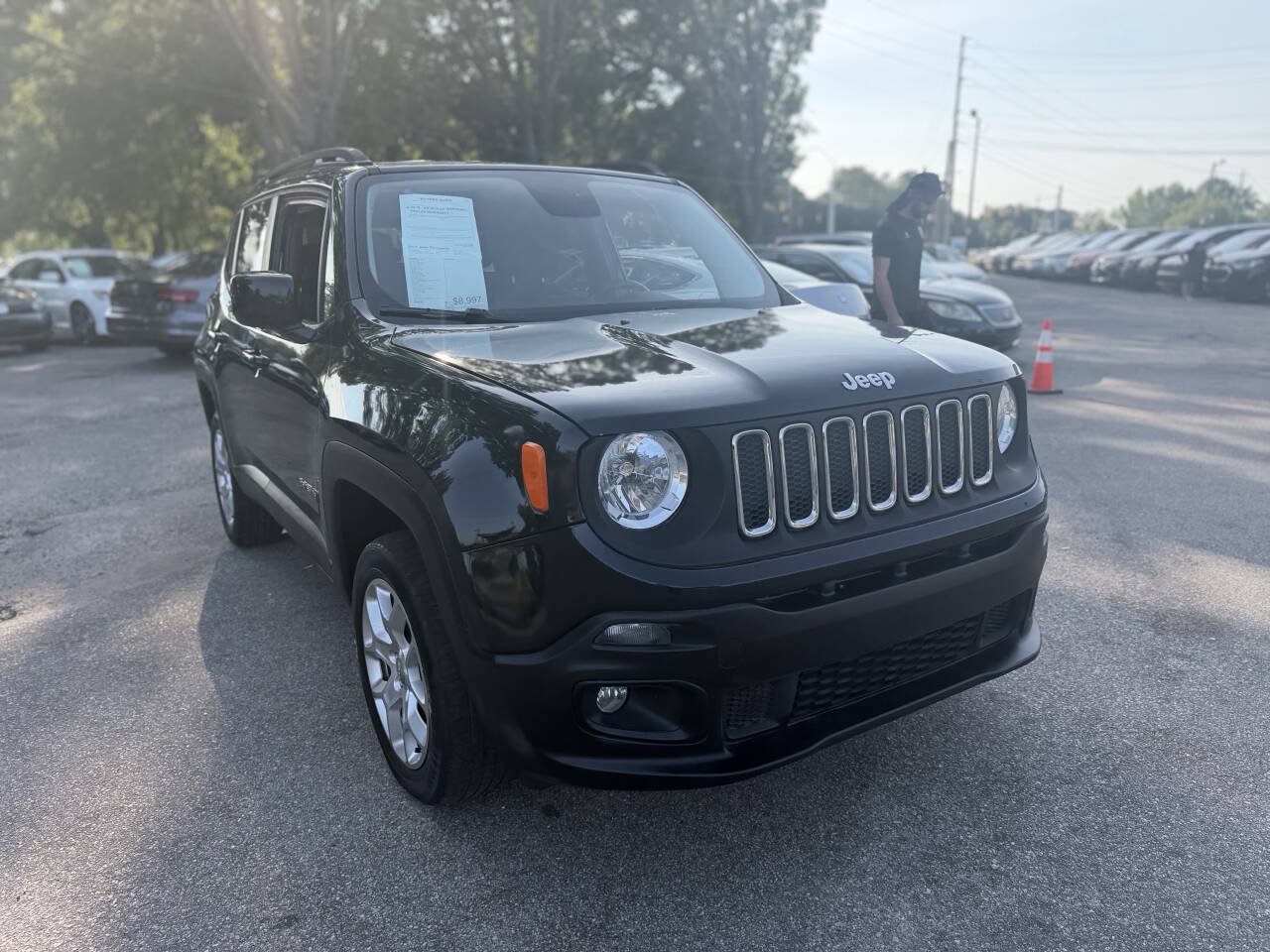 Used 2017 Jeep Renegade Latitude AWD/4WD image 3