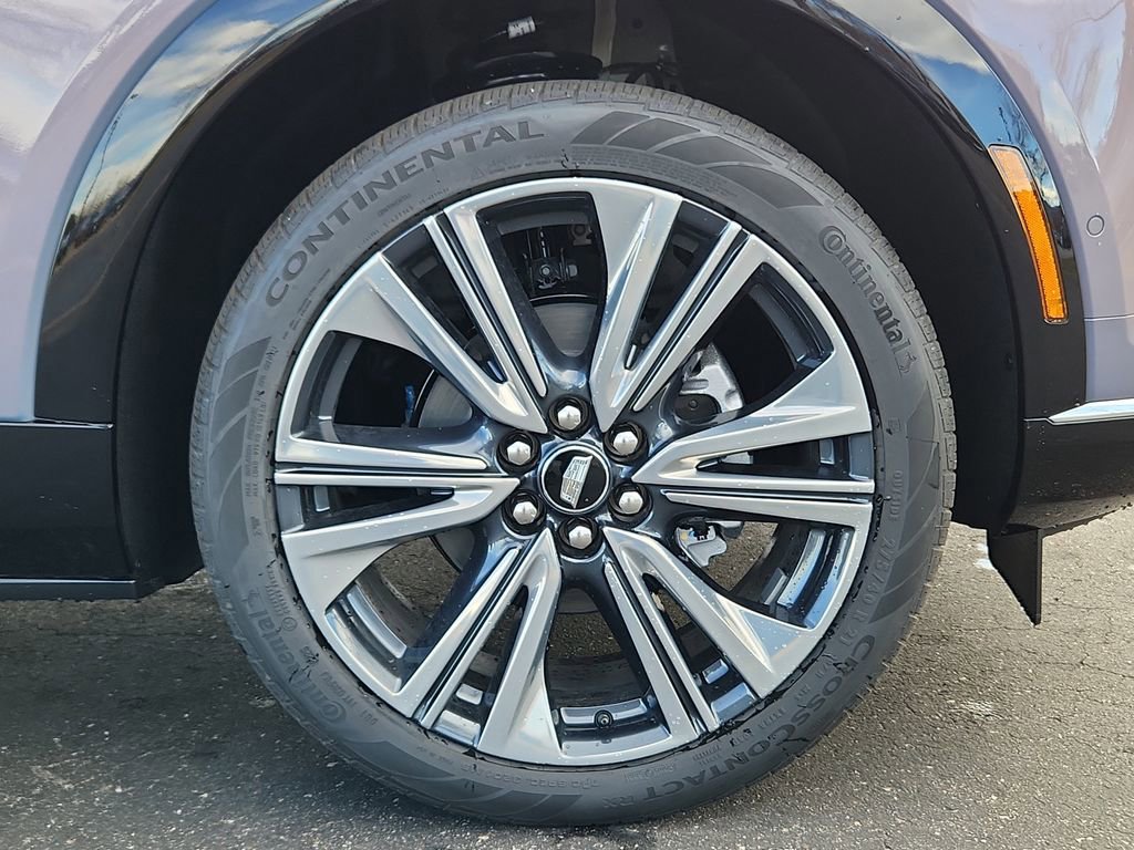 New 2026 Cadillac Optiq Luxury 2 image 6