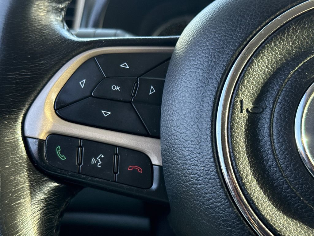 Used 2017 Jeep Renegade Latitude image 28