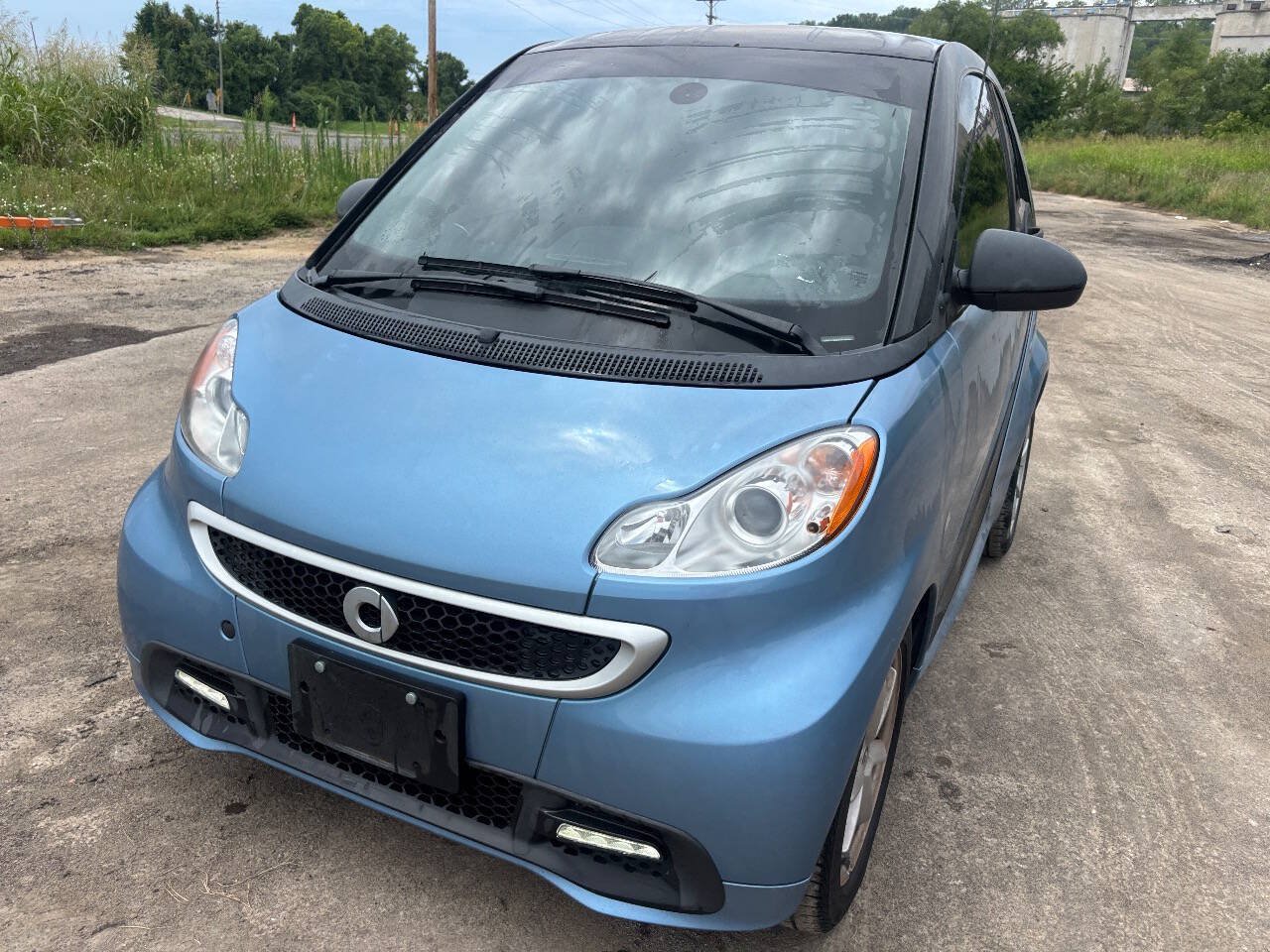 Used 2015 smart fortwo passion RWD image 3