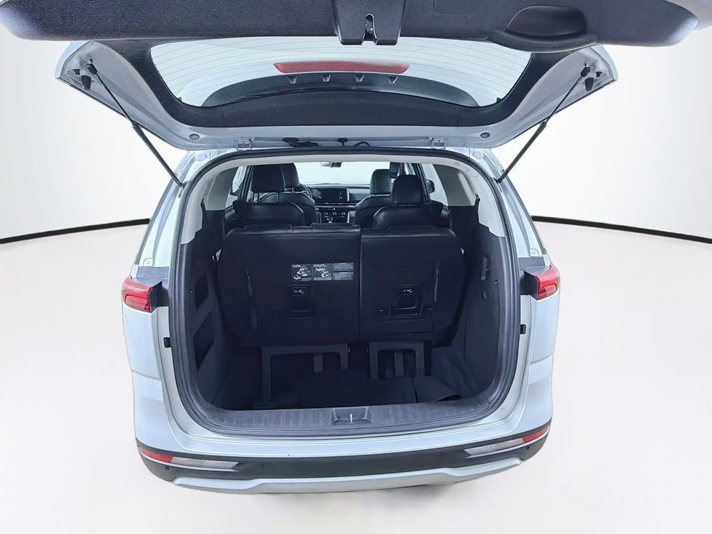 Used 2023 Kia Carnival LX FWD image 23