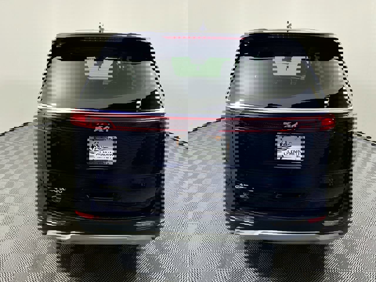 Certified 2024 Kia Carnival LX image 4