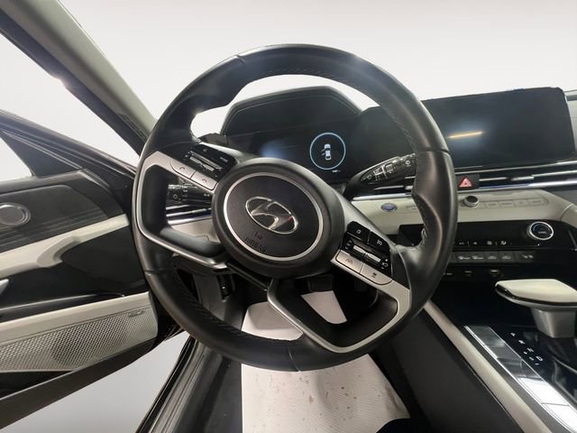Used 2023 Hyundai Elantra Limited w/ Cargo Package image 13