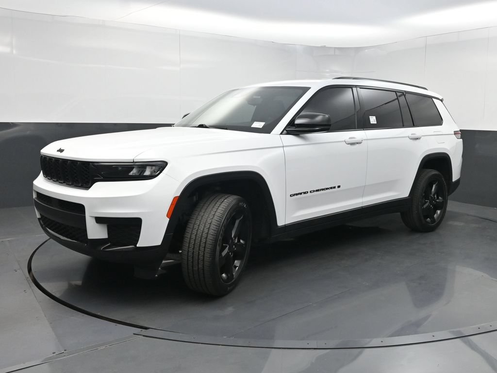 Used 2023 Jeep Grand Cherokee L Laredo AWD/4WD image 25