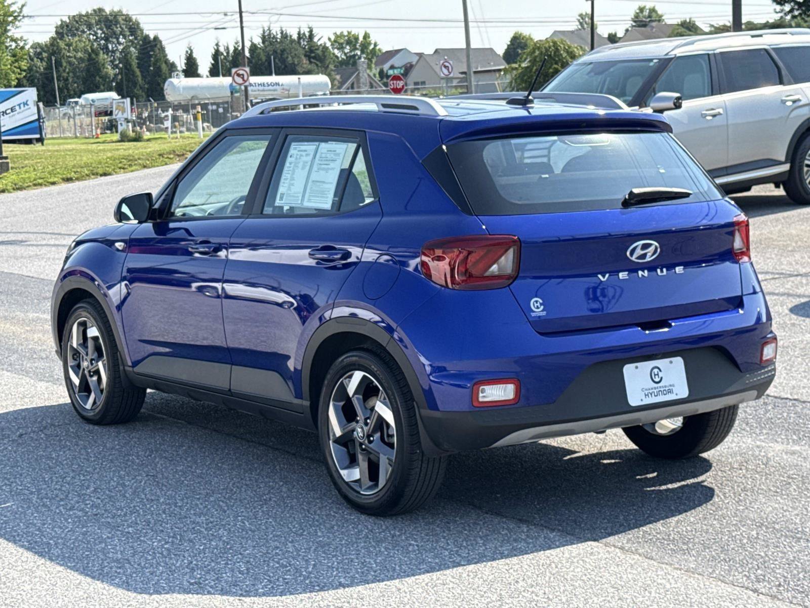 Certified 2025 Hyundai Venue Limited FWD image 27
