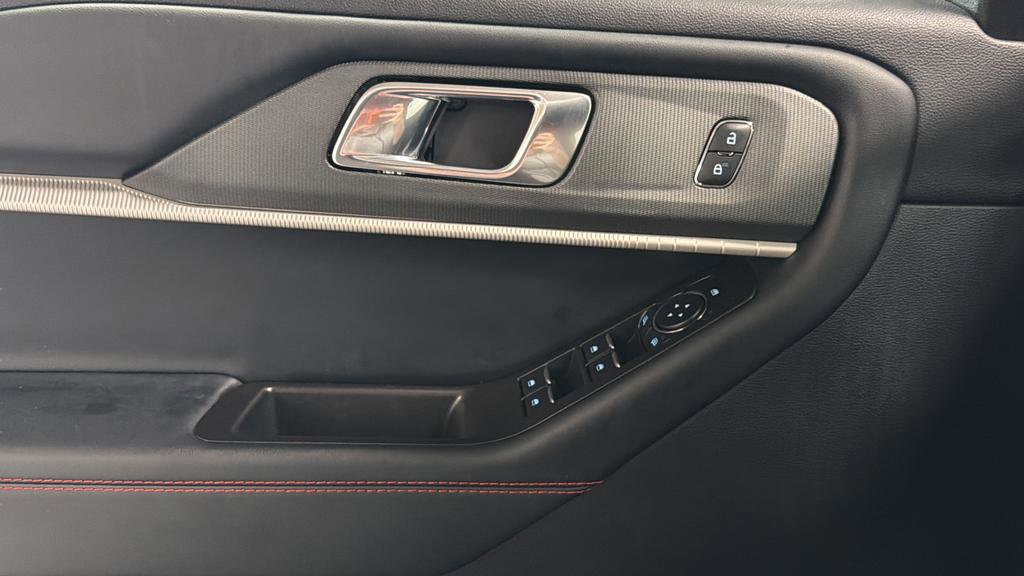 Used 2025 Ford Explorer ST-Line w/ ST-Line Street Pack image 20