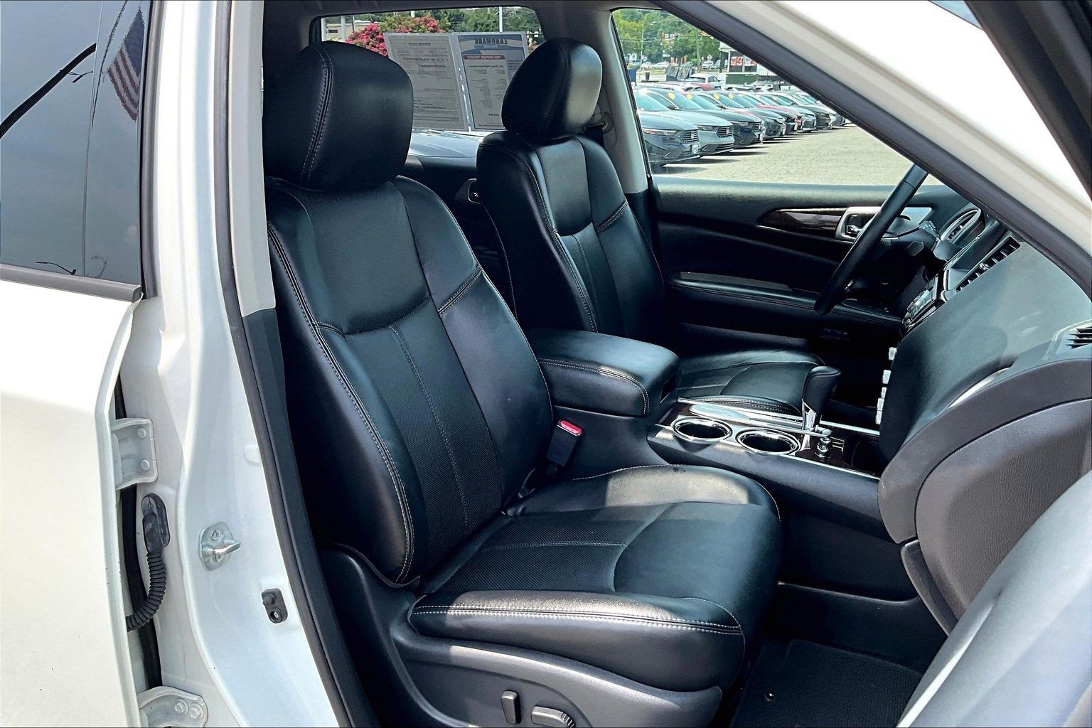 Used 2015 Nissan Pathfinder Platinum w/ Cargo Package FWD image 7