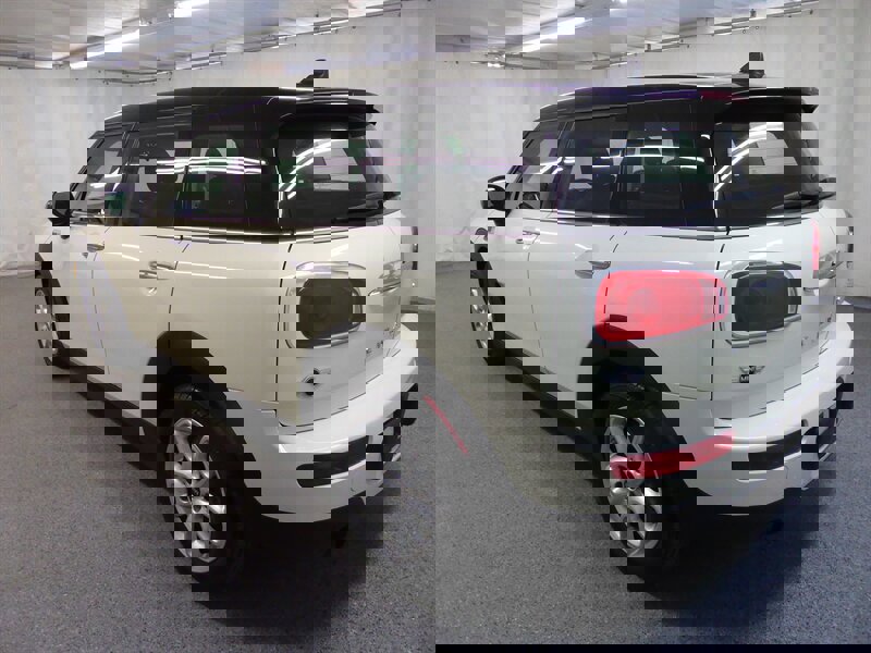 Used 2016 MINI Cooper Clubman image 5