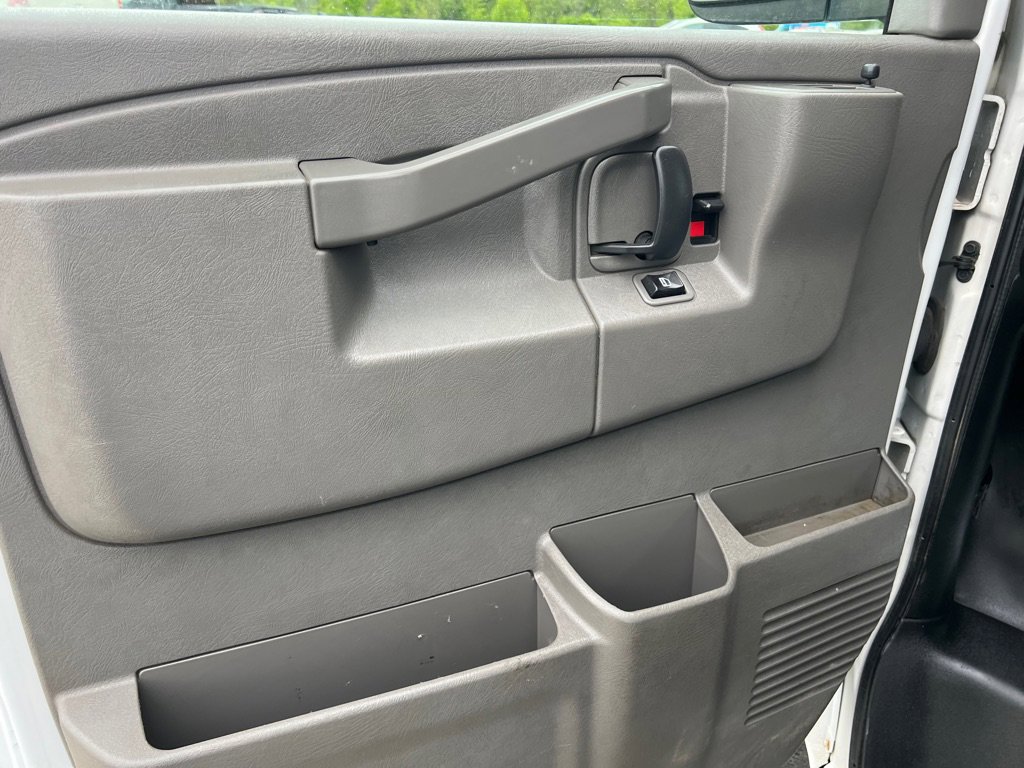 Used 2018 GMC Savana 2500 Extended RWD image 19