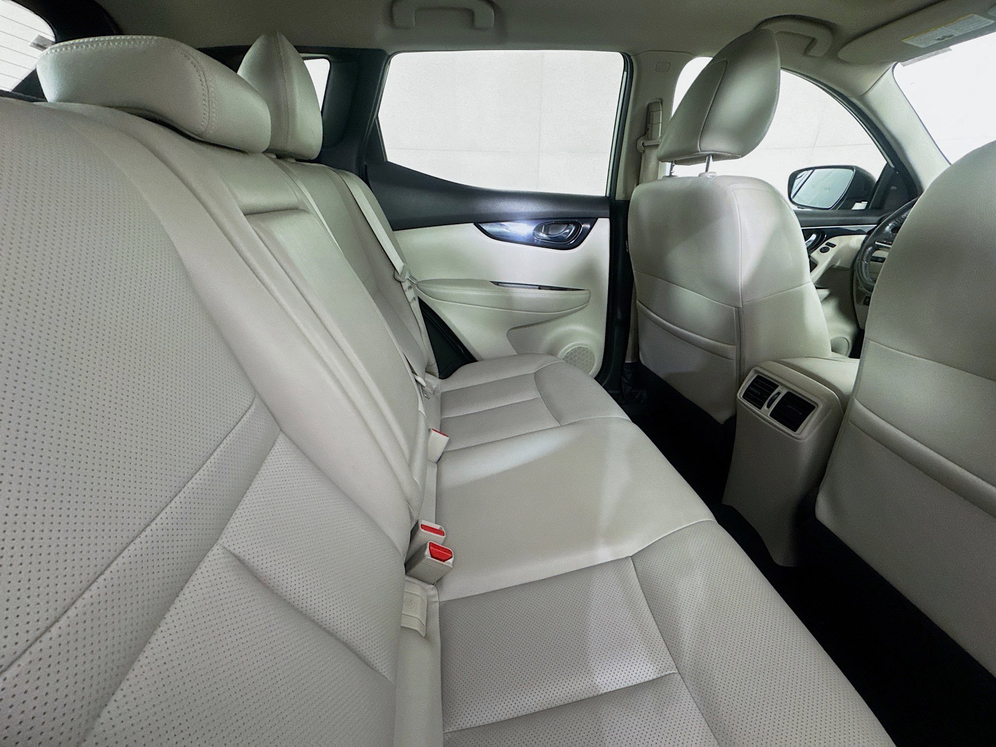 Used 2019 Nissan Rogue Sport SL w/ Premium Package image 46