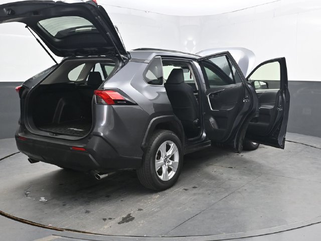 Used 2021 Toyota RAV4 LE AWD/4WD image 47