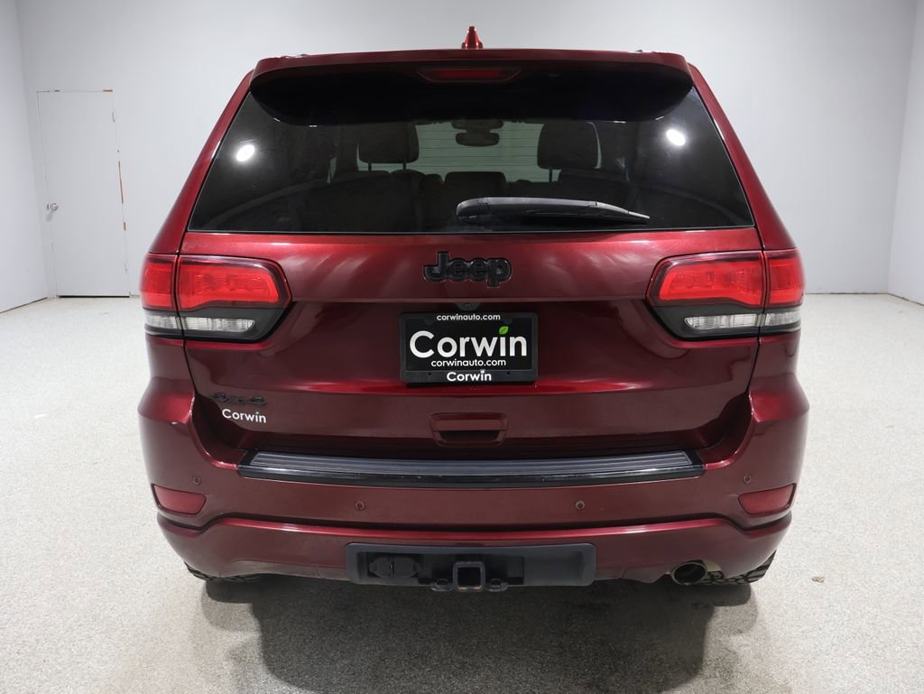 Used 2018 Jeep Grand Cherokee Altitude AWD/4WD image 3