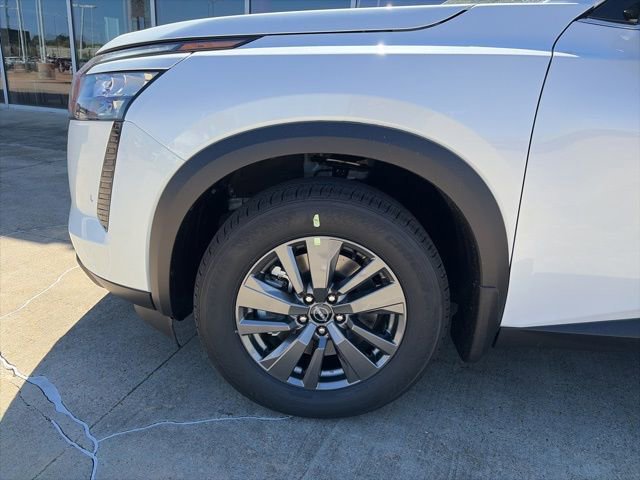 New 2026 Nissan Pathfinder SV image 7