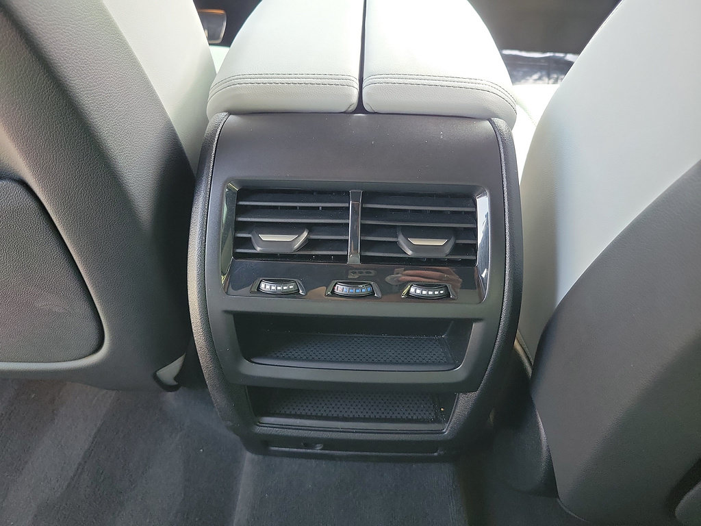 Used 2026 BMW X5 sDrive40i w/ M Sport Package RWD image 13