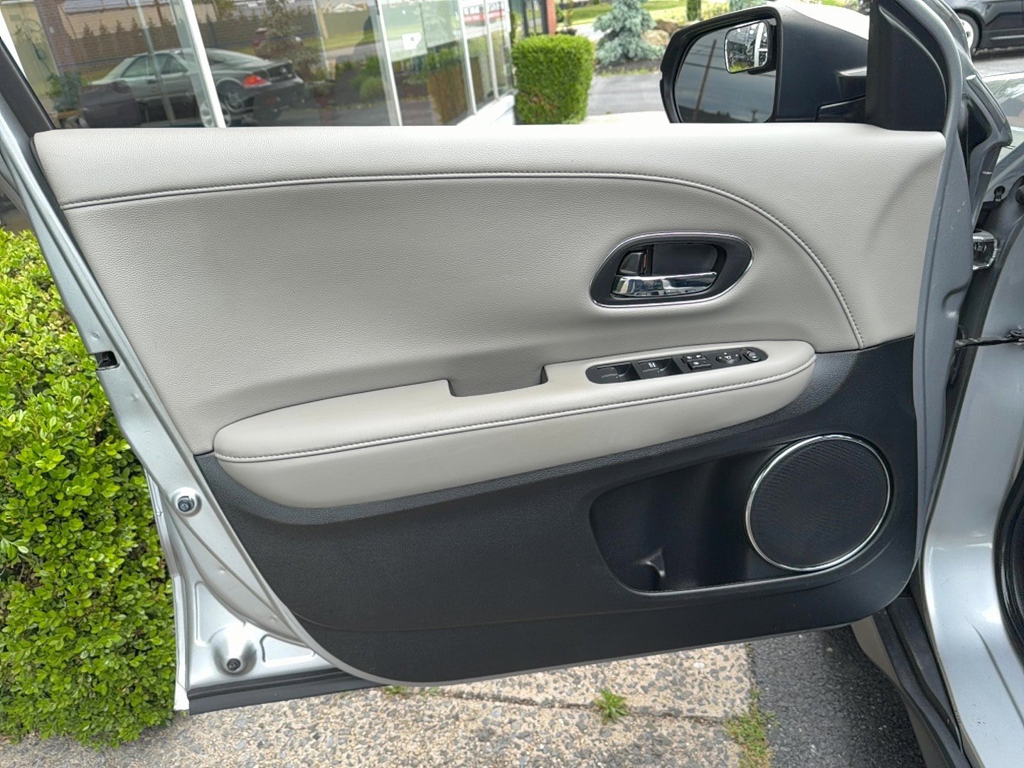 Used 2019 Honda HR-V EX-L image 16