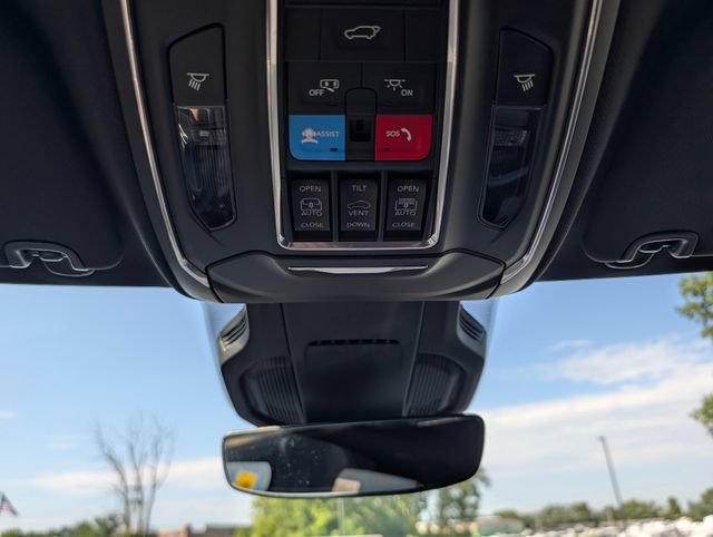 Used 2025 Jeep Wagoneer S Limited AWD/4WD image 25