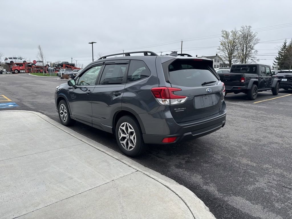 Used 2023 Subaru Forester Premium image 5