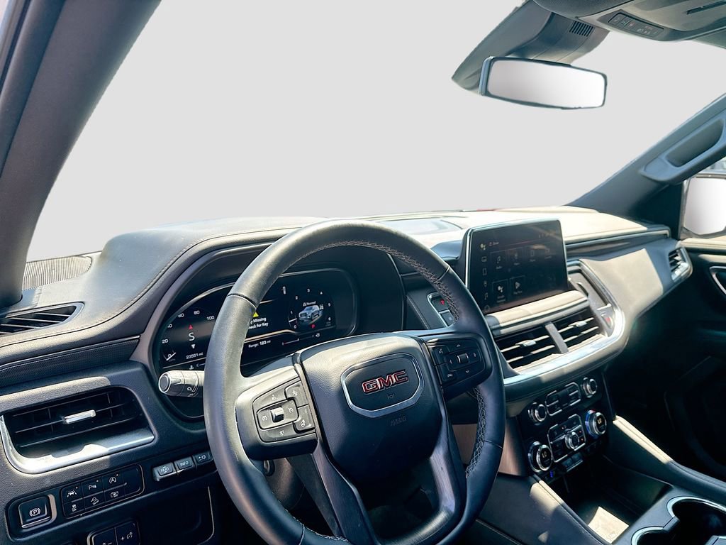 Used 2024 GMC Yukon AT4 w/ Technology Package AWD/4WD image 12