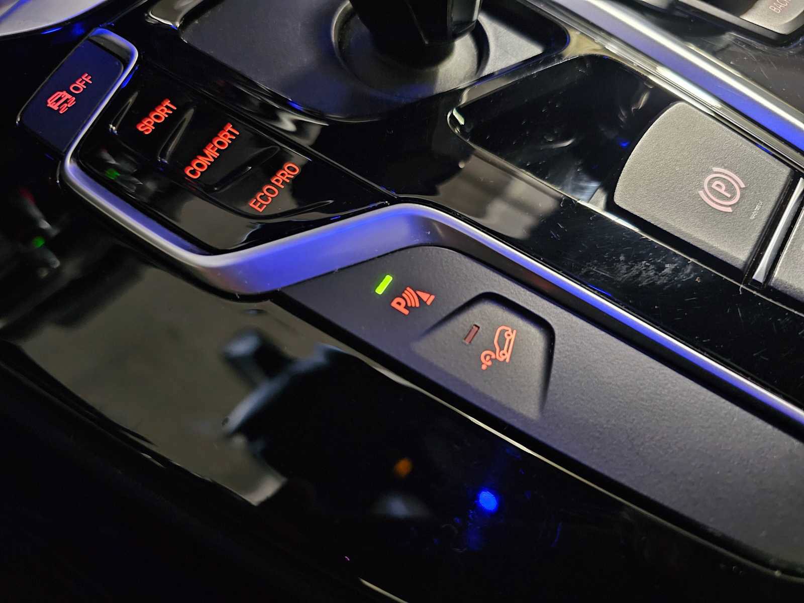 Used 2021 BMW X4 xDrive30i w/ M Sport Package image 25