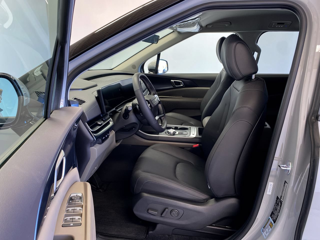 New 2027 Kia Carnival LXS FWD image 16