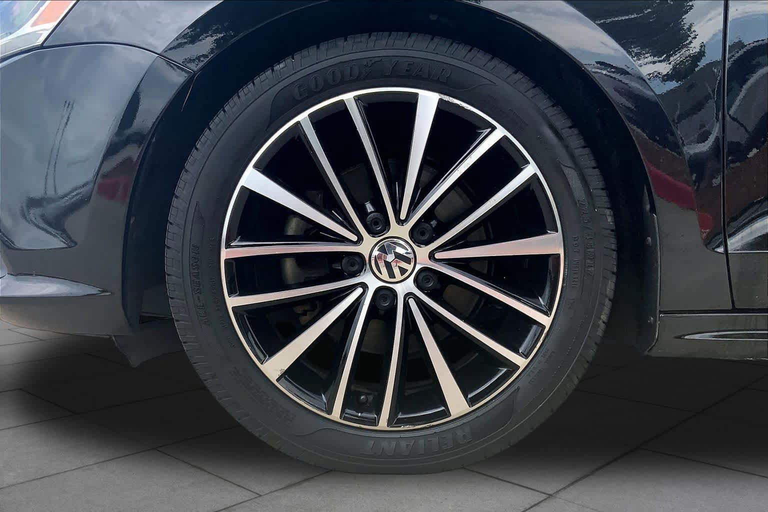 Used 2016 Volkswagen Jetta Sport FWD image 10