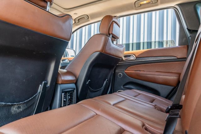 Used 2015 Jeep Grand Cherokee Summit w/ Platinum Series Group AWD/4WD image 38